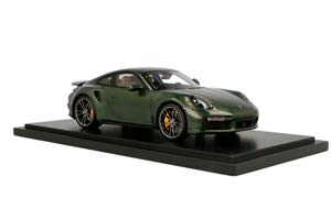 PORSCHE 911 TURBO S TYPE 992 OAK GREEN — фото 3