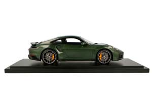 PORSCHE 911 TURBO S TYPE 992 OAK GREEN — фото 9