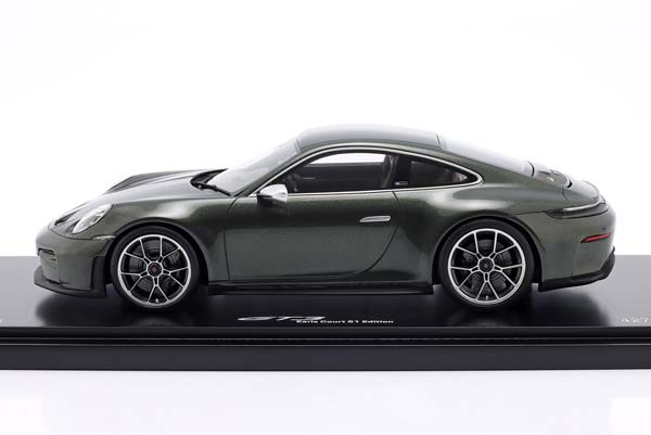 PORSCHE 911 (992.2) GT3 TOURING EARLS COURT 51 EDITION 2026 GREEN METALLIC / ПОРШЕ 911 992 2 ГТ3 ТУРИНГ ИРЛС КУРТ 51 ЗЕЛЕНЫЙ МЕТАЛЛИК — фото 4