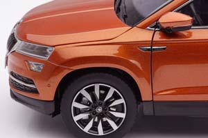 SKODA KAROQ РЕСТАЙЛИНГ 2021, ОРАНЖЕВЫЙ МЕТАЛЛИК — фото 10